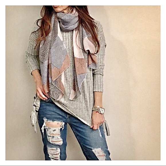 ✨LAST ONE✨Beautiful soft print scarf/shawl - Picture 2 of 6